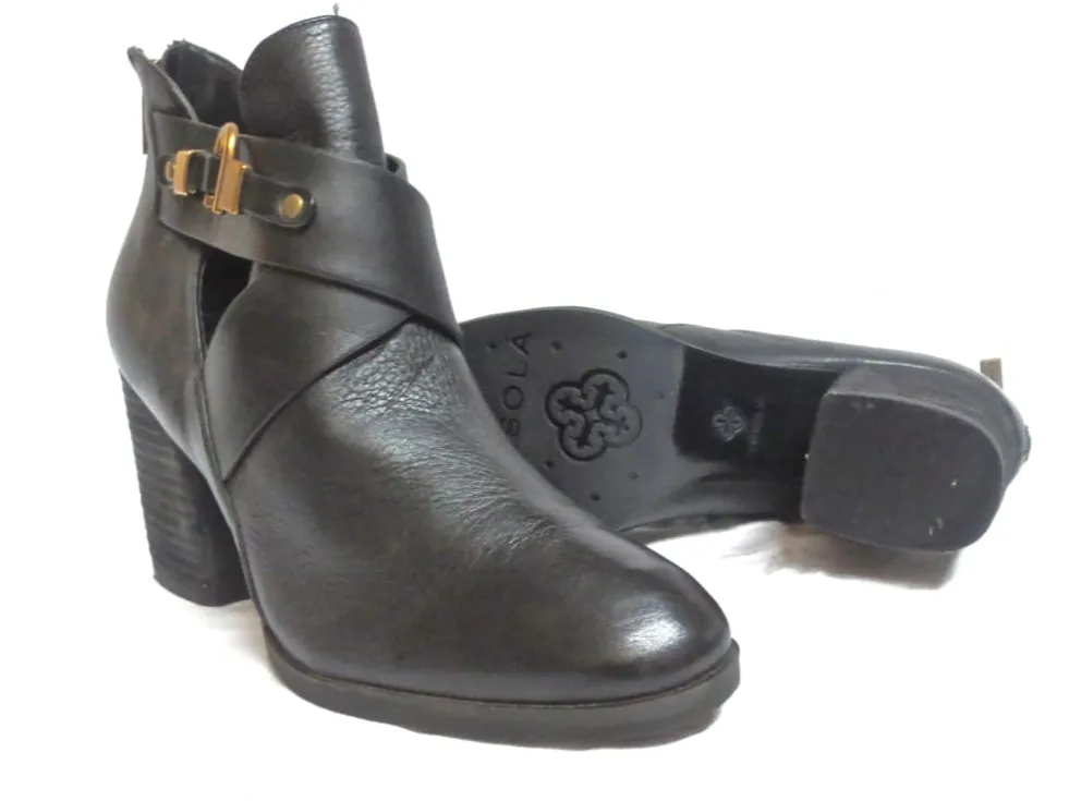 Isola Women's •Larkin• Split Shaft Bootie Black Leather 11M